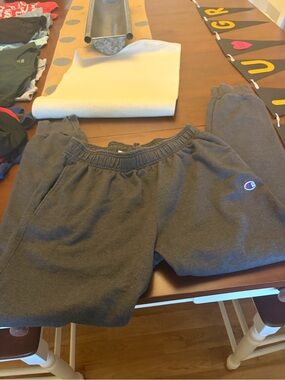 Men’s champion sweatpants